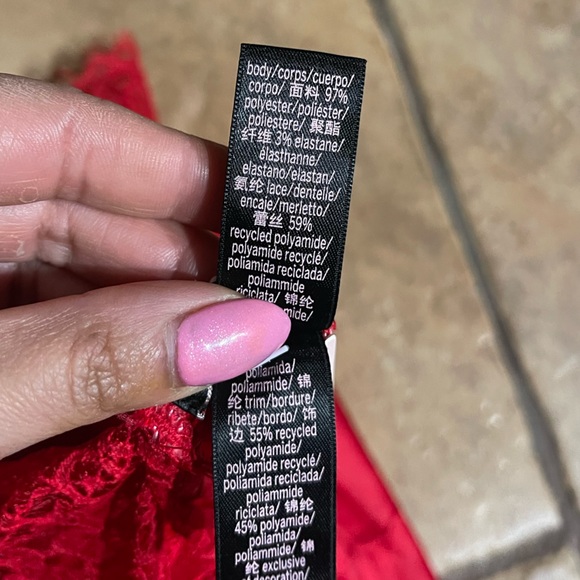 Victoria Secret | NWT! Lace Top Satin Jacquard Slip Size; Medium - Picture 5 of 6